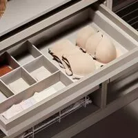 (29605) Unihopper COKA выдвижн. полка для аксесуаров и нижн.белья, в базу 600 мм, 564 * 443 * 122