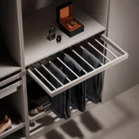 (15056) Выдвижная вешалка для брюк Unihopper в базу 600мм, c доводчиком, clip-on, COKA